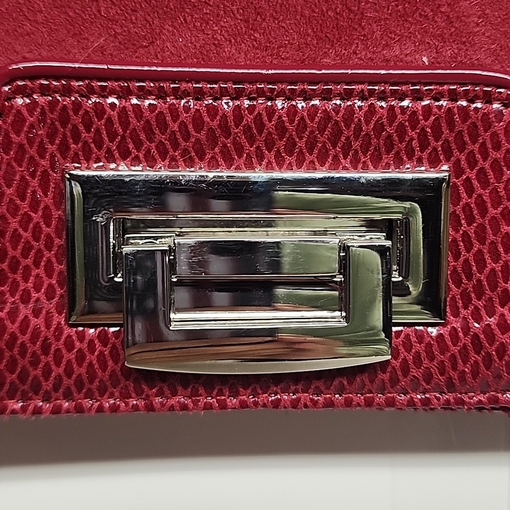 White House Black Market Elegant Red Suede/leather Crossbody Clutch. Minimalist - Picture 3 of 10